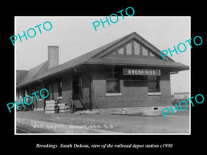 OLD LARGE HISTORIC PHOTO OF BROOKINGS SOUTH DAKOTA, RAILROAD DEPOT STATION c1930