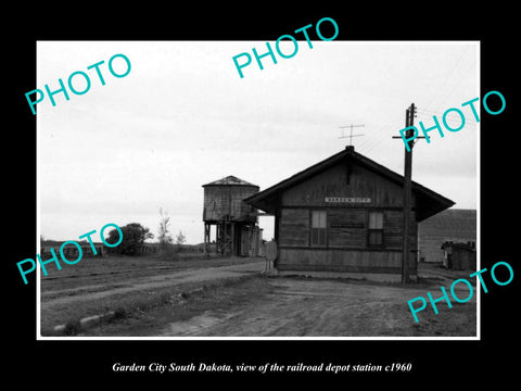 OLD LARGE HISTORIC PHOTO OF GARDEN CITY SOUTH DAKOTA, THE RAILROAD DEPOT c1960