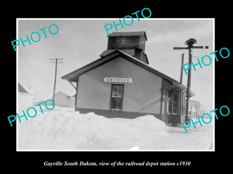 OLD LARGE HISTORIC PHOTO OF GAYVILLE SOUTH DAKOTA, RAILROAD DEPOT STATION c1930