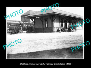 OLD LARGE HISTORIC PHOTO OF OAKLAND MAINE, THE RAILROAD DEPOT STATION c1900