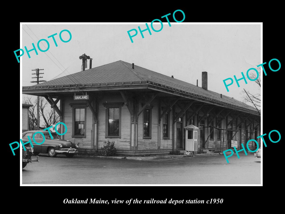 OLD LARGE HISTORIC PHOTO OF OAKLAND MAINE, THE RAILROAD DEPOT STATION c1950