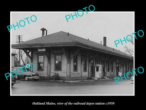 OLD LARGE HISTORIC PHOTO OF OAKLAND MAINE, THE RAILROAD DEPOT STATION c1950