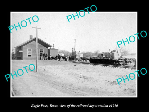 OLD LARGE HISTORIC PHOTO OF EAGLE PASS TEXAS, THE RAILROAD DEPOT STATION c1910