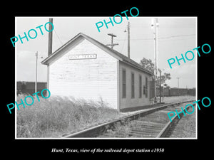 OLD LARGE HISTORIC PHOTO OF HUNT TEXAS, THE RAILROAD DEPOT STATION c1950