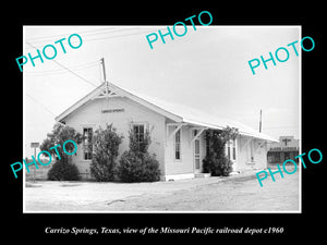 OLD LARGE HISTORIC PHOTO OF CARRIZO SPRINGS TEXAS, THE RAILROAD STATION 1960