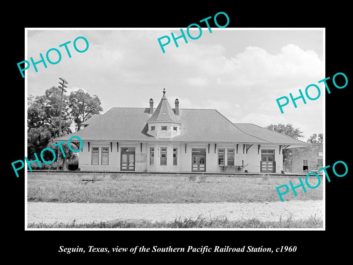 OLD LARGE HISTORIC PHOTO OF SEGUIN TEXAS, THE S/P RAILROAD DEPOT STATION c1960