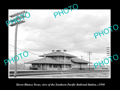 OLD LARGE HISTORIC PHOTO OF SIERRA BLANCA TEXAS, THE RAILROAD DEPOT STATION 1950