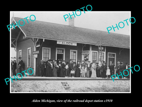 OLD LARGE HISTORIC PHOTO OF ALDEN MICHIGAN, THE RAILROAD DEPOT STATION c1910