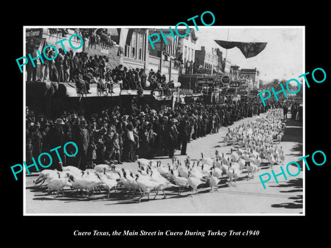 OLD LARGE HISTORIC PHOTO OF CUERO TEXAS, THE MAIN ST TURKEY TROT PARADE c1940