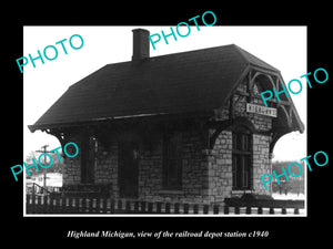 OLD LARGE HISTORIC PHOTO OF HIGHLAND MICHIGAN, THE RAILROAD DEPOT STATION c1940