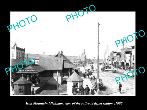 OLD LARGE HISTORIC PHOTO OF IRON MOUNTAIN MICHIGAN, THE RAILROAD DEPOT c1900