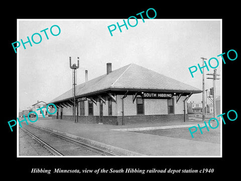 OLD LARGE HISTORIC PHOTO OF HIBBING MINNESOTA, THE RAILROAD DEPOT STATION c1940