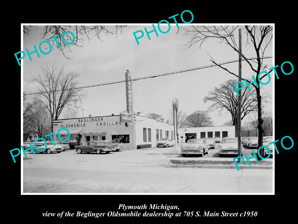 OLD LARGE HISTORIC PHOTO OF PLYMOUTH MICHIGAN, THE OLDSMOBILE CAR STORE c1950