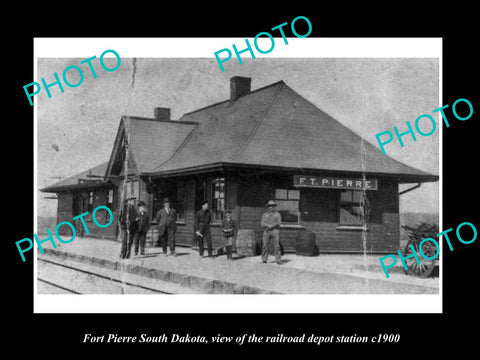 OLD LARGE HISTORIC PHOTO OF FORT PIERRE SOUTH DAKOTA, THE RAILROAD DEPOT c1900