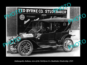 OLD LARGE HISTORIC PHOTO OF INDIANAPOLIS INDIANA, THE STUDEBAKER CAR DEALER 1925