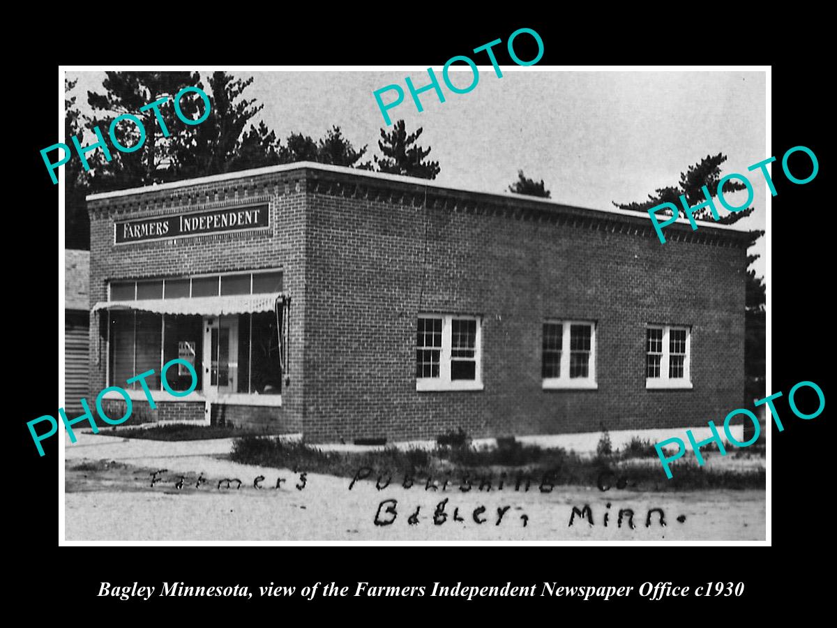 OLD LARGE HISTORIC PHOTO OF BAGLEY MINNESOTA, THE FARMERS NEWSPAPER OFFICE c1950