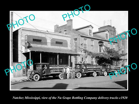 OLD LARGE HISTORIC PHOTO OF NATCHEZ MISSISSIPPI, THE NU GRAPE DRANKS TRUCKS 1920