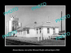 OLD LARGE HISTORIC PHOTO OF HORACE KANSAS, MISSOURI PACIFIC RAILROAD DEPOT c1960