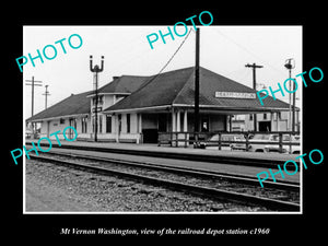 OLD LARGE HISTORIC PHOTO OF Mt VERNON WASHINGTON, THE RAILROAD STATION c1960