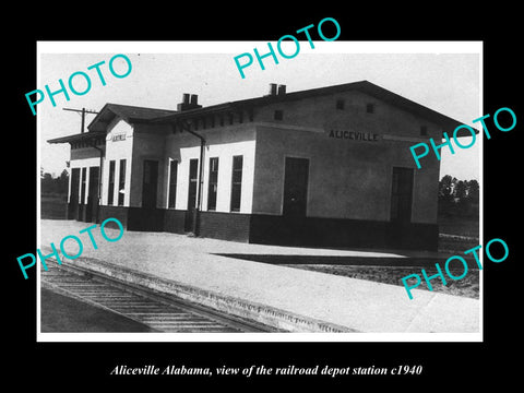 OLD LARGE HISTORIC PHOTO OF ALICEVILLE ALABAMA, THE RAILROAD DEPOT STATION c1940