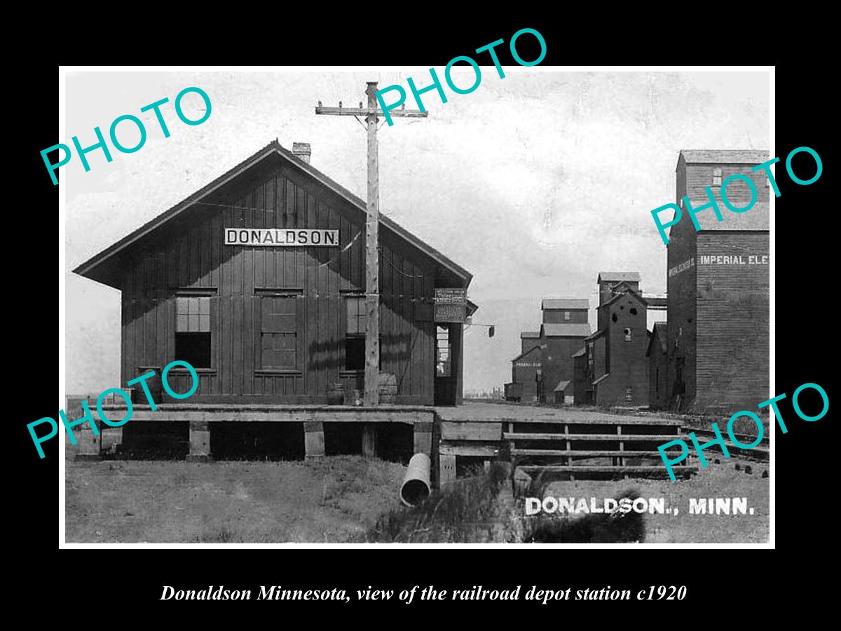 OLD LARGE HISTORIC PHOTO OF DONALDSON MINNESOTA, THE RAILROAD DEPOT STATION 1920