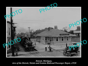 OLD LARGE HISTORIC PHOTO OF DETROIT MICHIGAN, THE DT&I RAILROAD DEPOT c1920