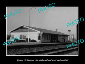 OLD LARGE HISTORIC PHOTO OF QUINCY WASHINGTON, THE RAILROAD DEPOT STATION c1960