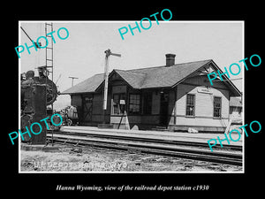 OLD LARGE HISTORIC PHOTO OF HANNA WYOMING, THE RAILROAD DEPOT STATION c1930