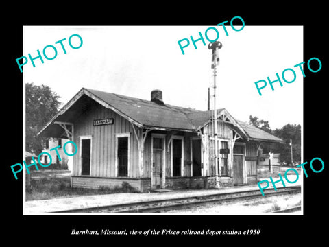 OLD LARGE HISTORIC PHOTO OF BARNHART MISSOURI, THE FRISCO RAILROAD DEPOT c1950