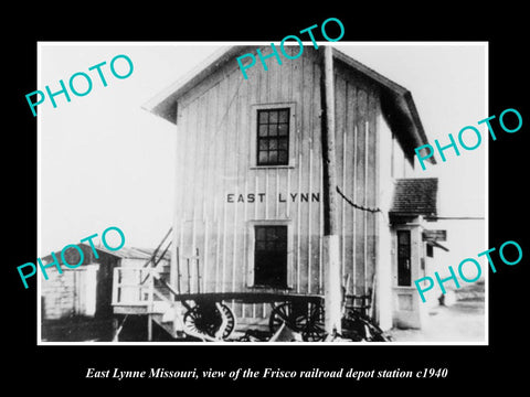 OLD LARGE HISTORIC PHOTO OF EAST LYNNE MISSOURI, THE FRISCO RAILROAD DEPOT c1940