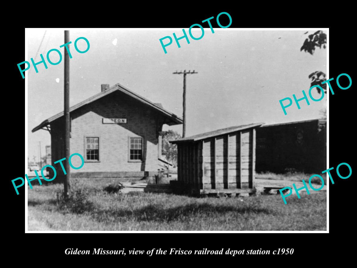 OLD LARGE HISTORIC PHOTO OF GIDEON MISSOURI, THE FRISCO RAILROAD DEPOT c1950