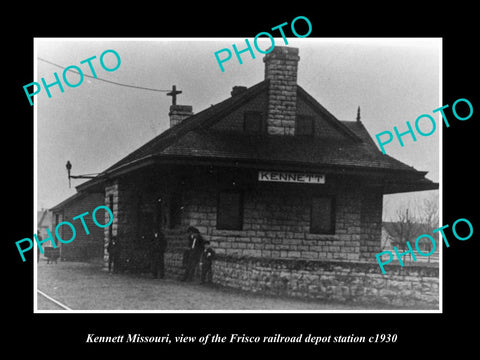 OLD LARGE HISTORIC PHOTO OF KENNETT MISSOURI, THE FRISCO RAILROAD DEPOT c1930