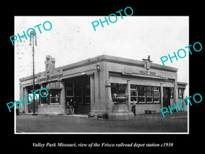 OLD LARGE HISTORIC PHOTO OF VALLEY PARK MISSOURI, FRISCO RAILROAD STATION c1930