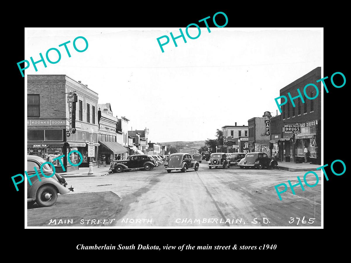 OLD LARGE HISTORIC PHOTO OF CHAMBERLAIN SOUTH DAKOTA, THE MAIN St & STORES c1940