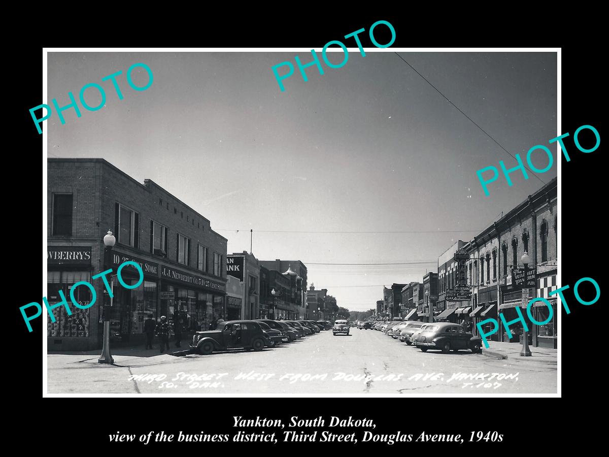 OLD LARGE HISTORIC PHOTO OF YANKTON SOUTH DAKOTA, THE MAIN ST & STORES c1940 1