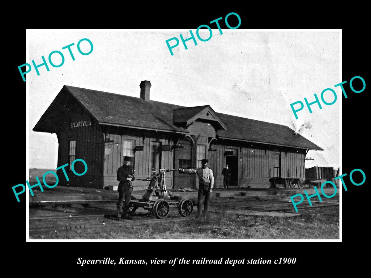 OLD LARGE HISTORIC PHOTO OF SPEARVILLE KANSAS, THE RAILROAD DEPOT STATION c1900