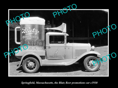 OLD LARGE HISTORIC PHOTO OF SPRINGFIELD MASSACHUSETTS, THE BLATZ BEER CAR c1930