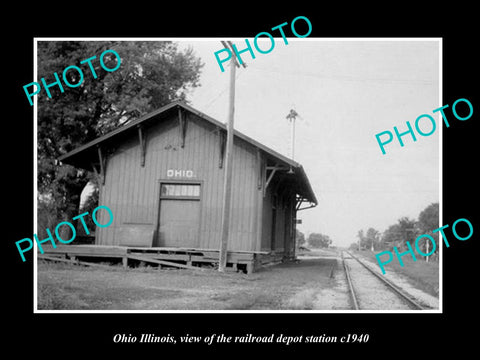 OLD LARGE HISTORIC PHOTO OF OHIO ILLINOIS, THE RAILROAD DEPOT STATION c1940