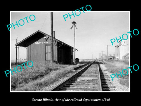 OLD LARGE HISTORIC PHOTO OF SERENA ILLINOIS, THE RAILROAD DEPOT STATION c1940