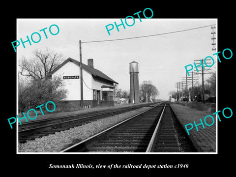 OLD LARGE HISTORIC PHOTO OF SOMONAUK ILLINOIS, THE RAILROAD DEPOT STATION c1940