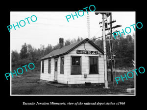 OLD LARGE HISTORIC PHOTO OF TACONITE JUNCTION MINNESOTA, THE RAILROAD DEPOT 1960