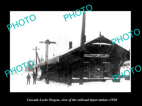 OLD LARGE HISTORIC PHOTO OF CASCADE LOCKS OREGON RAILROAD DEPOT STATION c1920