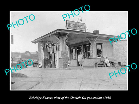 OLD LARGE HISTORIC PHOTO OF ESKRIDGE KANSAS, THE SINCLAIR OIL GAS STATION c1930