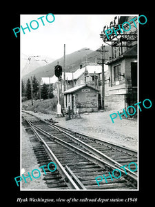 OLD LARGE HISTORIC PHOTO OF HYAK WASHINGTON, THE RAILROAD DEPOT STATION c1940