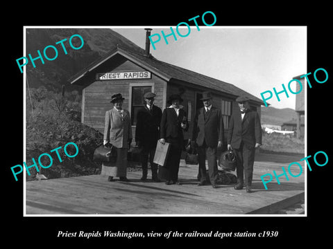 OLD LARGE HISTORIC PHOTO OF PRIEST RAPIDS WASHINGTON, THE RAILROAD DEPOT c1930