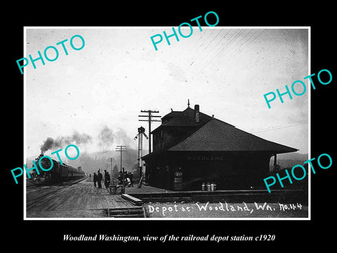 OLD LARGE HISTORIC PHOTO OF WOODLAND WASHINGTON, THE RAILROAD DEPOT STATION 1920