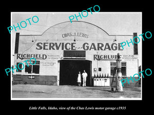 OLD LARGE HISTORIC PHOTO OF LITTLE FALLS IDAHO, THE CHAS LEWIS MOTOR GARAGE 1935