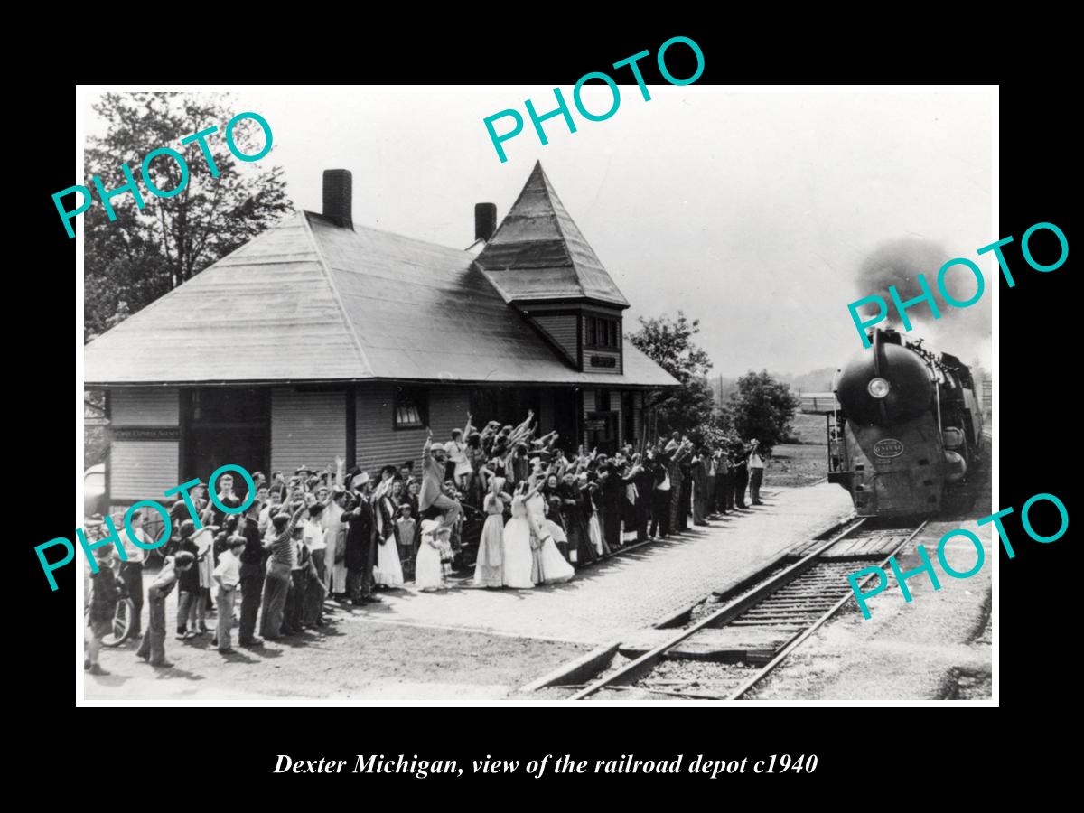 OLD LARGE HISTORIC PHOTO OF DEXTER MICHIGAN, THE RAILROAD DEPOT STATION c1940