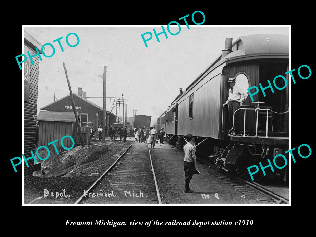 OLD LARGE HISTORIC PHOTO OF FREMONT MICHIGAN, THE RAILROAD DEPOT STATION c1910