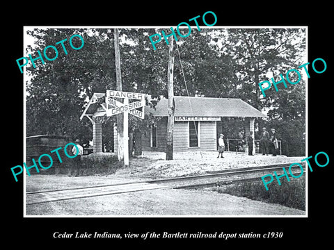 OLD LARGE HISTORIC PHOTO OF CEDAR LAKE INDIANA, THE BARTLETT RAILROAD DEPOT 1930